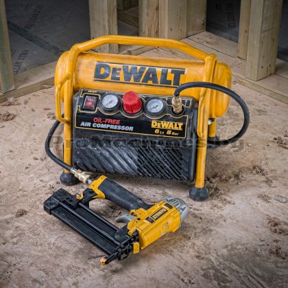 Компресор ролков 6L  240V - DeWalt DPC6MRC 