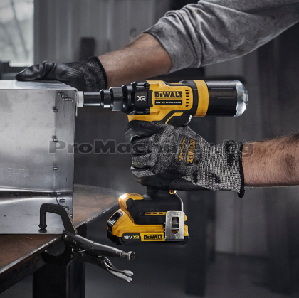 Нитачка 18V 2.4-4.8мм - DeWalt DCF403NT 