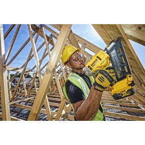 Акумулаторен безчетков пистолет за пирони с 2 скорости - Dewalt DCN692P2 