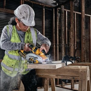 Циркуляр акумулаторен 190мм 18V FlexVolt Advantage без батерии - Dewalt DCS573NT 