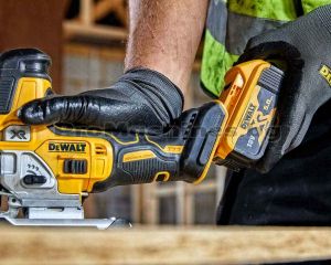 Акумулаторен прободен трион / зеге 18V Li-ion, само тяло - DEWALT, DCS335N