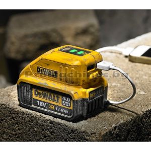 Зарядно  устройство USB 1.5A 10.8 - 18V - Dewalt DCB090